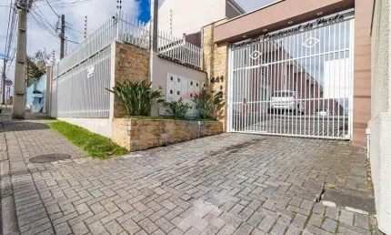 Casa com 3 quartos à venda na Rua Rodolfo Bernardelli, 441, Uberaba, Curitiba
