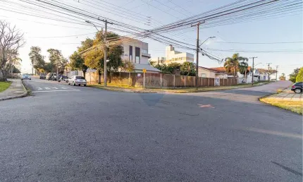 Terreno em excelente localização para construção de sobrados!