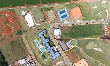 Terreno em condomínio fechado com centro náutico exclusivo e campo de golfe