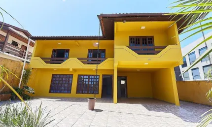 Casa com 4 quartos à venda na rua ulisses kendrick de moraes, 46, portão, curitiba, 278 m2 por r$ 1.100.000