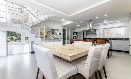 Casa com 2 quartos à venda na Rua Antônio Kolody, 144, Butiatuvinha, Curitiba, 290 m2 por R$ 1.390.000