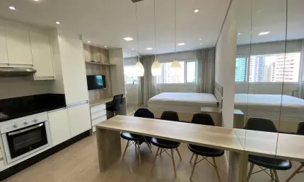 Apartamento com 1 quarto para alugar na Avenida Visconde de Guarapuava, 3806, Batel, Curitiba por R$ 2.800