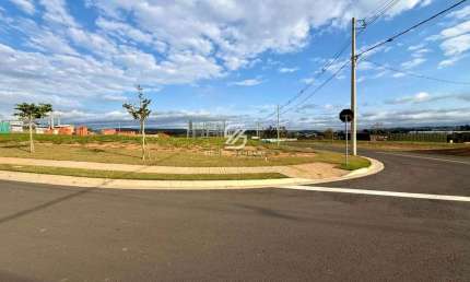 Lote de  esquina 400m² no condomínio Terras Alpha Nova Esplanada em Votorantim.