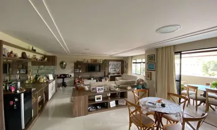 Amplo apartamento no Tirol, 286m², 4 quartos, 3 vagas