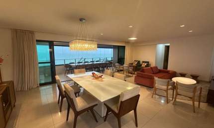 Apartamento frente mar em Areia Preta, 4 Suítes, mobiliado