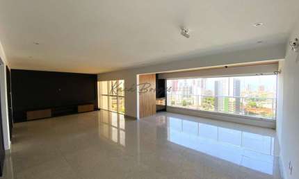 Apartamento em Petrópolis, 162m², 3 suítes e 4 vagas