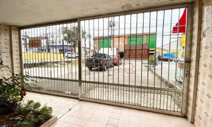 Casa térrea 3 dorms Av. do Cursino | Edícula nos fundos | 4 vagas | ótima localização | residencial ou comercial | Compre alugado