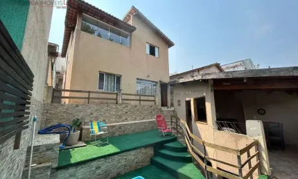 Sobrado 3 quartos 1 suíte Jabaquara | 2 sobrados no mesmo terreno | perto do metrô | Piscina e churrasqueira | painel solar | Agende já a sua visita