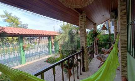 Casa para Venda em Bertioga, Centro, 3 dormitórios, 3 suítes, 4 banheiros, 2 vagas