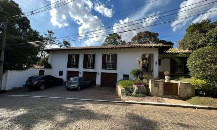 Casa para venda tem 550 metros quadrados com 7 quartos em Chácara Flora - São Paulo - SP