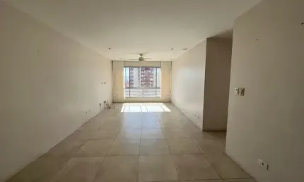 Espaçoso Apartamento de 2 Quartos na Vila Pompéia, São Paulo, com Conforto e Conveniência