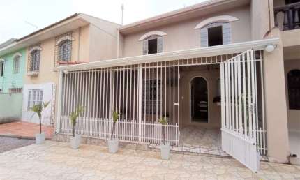 Sobrado com 3 quartos  à venda, 120.00 m2 por R$400000.00  - Boqueirao - Curitiba/PR
