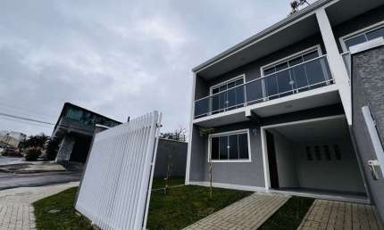 Sobrado com 3 quartos  à venda, 174.00 m2 por R$695000.00  - Alto Boqueirao - Curitiba/PR