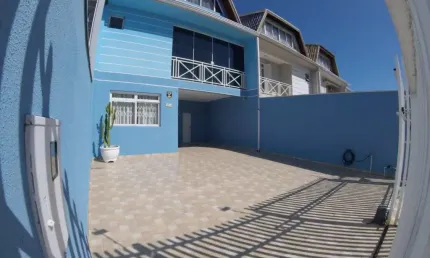 Sobrado com 3 quartos  para alugar, 165.00 m2 por R$3000.00  - Uberaba - Curitiba/PR