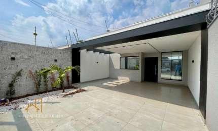 Vende-se Linda Casa Térrea no Jardim Alvorada em Maringá