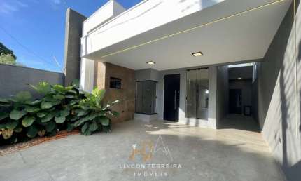 Vende-se Bela Casa Charmosa no Parque Das Palmeiras em Maringá