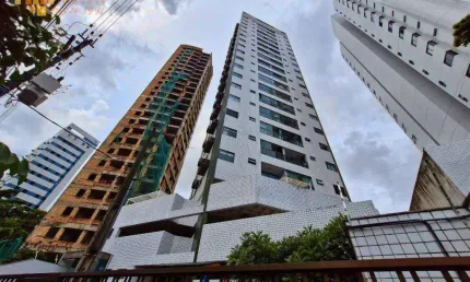3 QUARTOS COM 81M² ANDAR ALTO E NASCENTE EM CASA FORTE. 2 VAGAS LIVRES