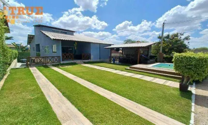 CASA EM CONDOMÍNIOC COM 5 SUÍTES COM PISCINA E PUB INGLÊS