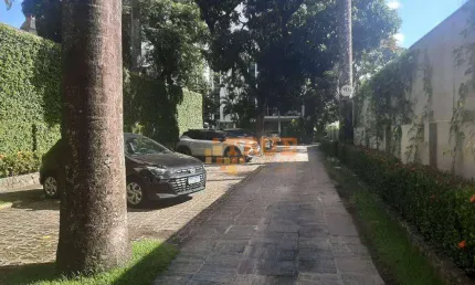 Contato   0.8.1.9.9.1.7.8.0.2.2.7    Apartamento com 3 dormitórios à venda, 107 m² por R$ 65.000 - Casa Forte - Recife/PE