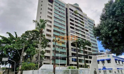 Apartamento com 4 suítes com 200m² com área de lazer em casa forte