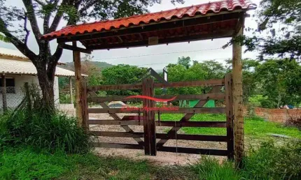 Sítio estilo fazendinha para venda no bairro resplendor/ melo viana em esmeraldas/mg.