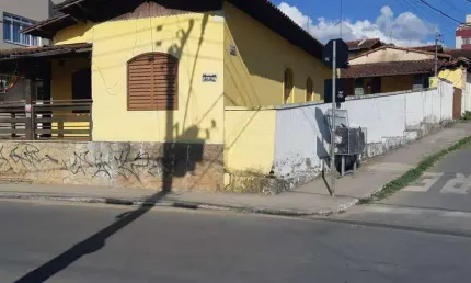 Casa comercial para locação no bairro são pedro, localizado na cidade de ribeirão das neves mg.