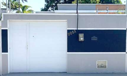 Casa à Venda com 2 quartos, 2 banheiros, 2 vagas e 67m² por R$ 220.000