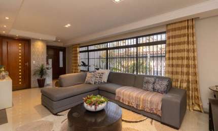 Casa com 5 quartos à venda na Avenida dos Pequis, 100, Jardim Vila Formosa, São Paulo por R$ 1.050.000