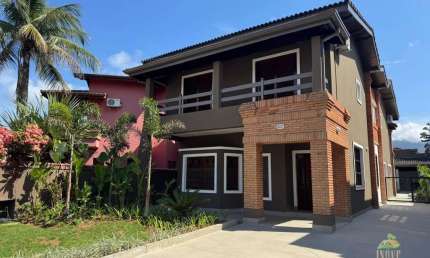 Linda Casa em Condomínio à Venda na Morada da Praia, Bertioga/SP - 5 Quartos, 4 Suítes e 338m² de Luxo!