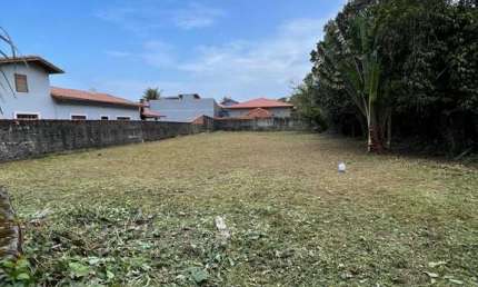 Terreno à Venda em Morada da Praia - Bertioga/SP: 720m² de Oportunidade!