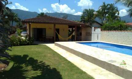 Casa em Condomínio de Luxo à Venda em Morada da Praia - Bertioga/SP: 3 Quartos, 1 Suíte, 2 Salas, 3 Banheiros, 4 Vagas de Garagem - 190m².