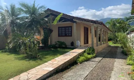 CASA EM CONDOMÍNIO À VENDA EM MORADA DA PRAIA - BERTIOGA/SP! 3 quartos, 1 sala, 1 banheiro, 2 vagas de garagem, 115,74 m² de área.
