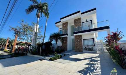 Luxuosa Casa de Alto Padrão à Venda em Morada da Praia - Bertioga/SP:  6 Suítes, 3 Salas, 9 Banheiros - 465,62 m².