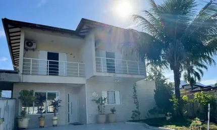 Casa à Venda na Morada da Praia em Bertioga/SP: 5 Quartos, 5 Suítes, 3 Salas e Piscina! Agende sua Visita!