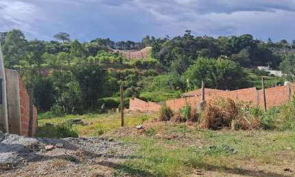 TERRENO EM CONDOM&#205;NIO FECHADO COM BOA LOCALIZA&#199;&#195;O