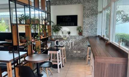 Ponto comercial em plena atividade, com 90 m², à venda no Rebouças – oportunidade única em Curitiba
