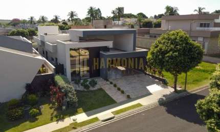 Linda casa a venda no condominio Quinta das Tipuanas
