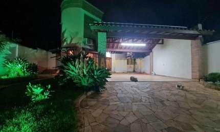 Exelente casa para locacao ou Venda no Vale das Rosas