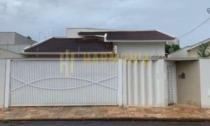 Otima casa a venda no Bairro Nova America /  Residencial ou Comercial