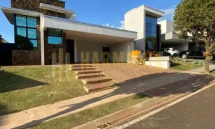 Linda casa terrea a venda construida no Condominio Quinta das Tipuanas