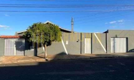 Casa com 3 quartos à venda no Jardim do Carmo, Araraquara 