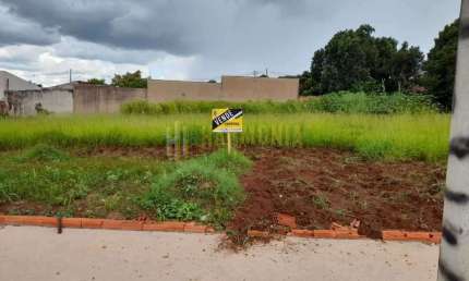 Terreno à venda no Parque das Hortências, Araraquara  por R$ 135.000