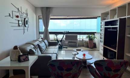 Excelente apartamento à beira mar em Boa Viagem.  3 suítes, 3 garagens,  andar alto.