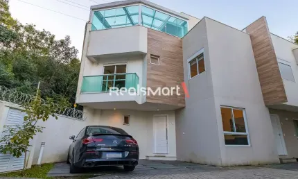 Green Life - Sobrado 3 quartos, 1 suíte, 2 vagas, terraço com jacuzzi em condomínio fechado em Santa Felicidade - 5min do Parque Barigui