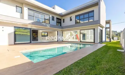 Condomínio Campos do Jordão - Casa de Luxo em Condomínio – 5 Suítes e piscina | Santa Felicidade