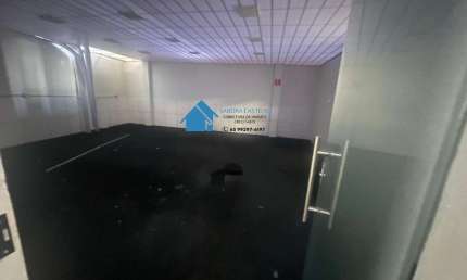 Barracão / Galpão / Depósito com 3 salas para alugar na Avenida Governador José Fragelli, 400, Jardim Paulista, Cuiabá