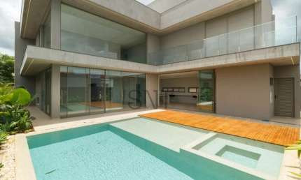 Condomínio Sun Lake - 413 m² área construída - 4  suítes