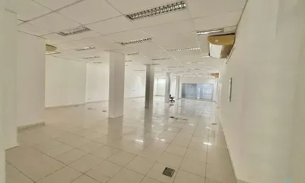 Sala comercial para alugar na Avenida Min. Victor Konder, 74, Centro, Itajaí