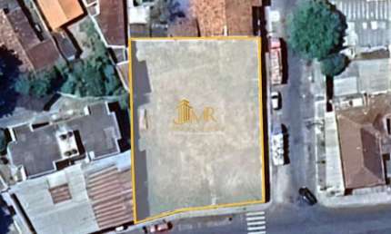 Lote de esquina todo murado em excelente localização