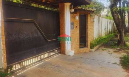 Chácara de luxo à venda ou locação em Salto-SP, bairro Condomínio Fechado Piccolo Paese: 2 suítes, 3 salas, 3 banheiros, 300m².